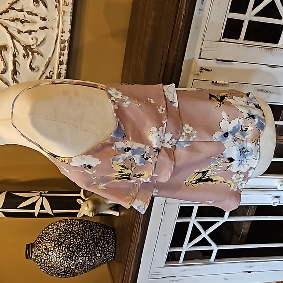 Satin Like Floral Flutter Tank - Picture 4 of 8